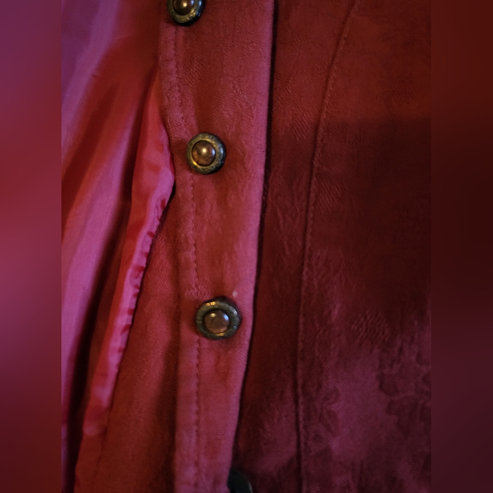 Red Vest - Picture 3 of 4